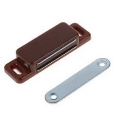 固定家具門的金屬磁鐵/Металлический магнит, предназначен для фиксации мебельных дверей